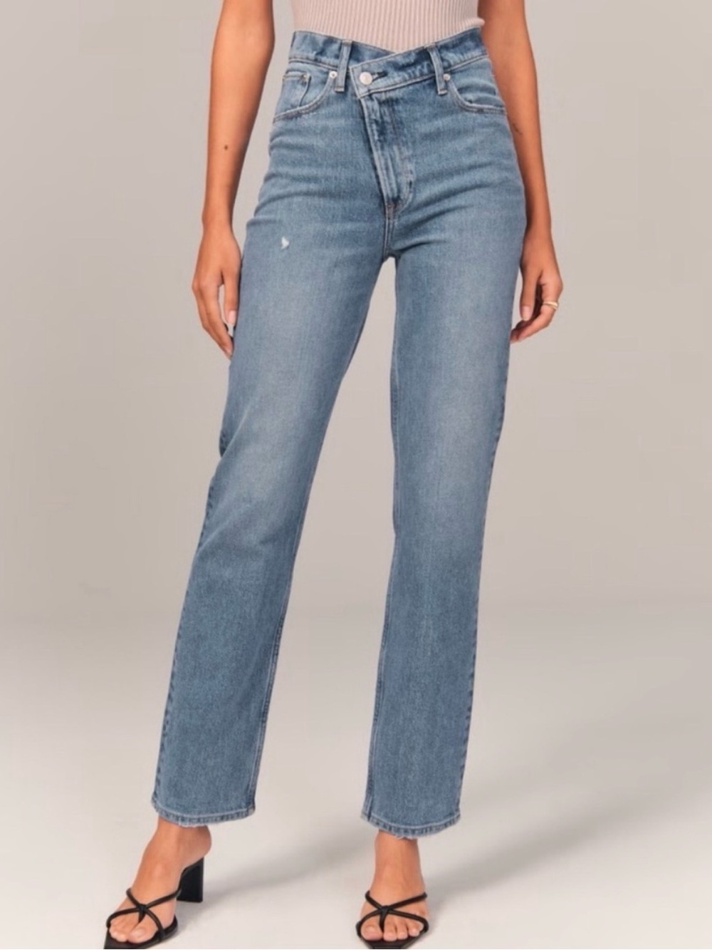 Abercrombie Curve Love 90’s Straight Ultra High Rise Jeans Off Center Zip Sz 2